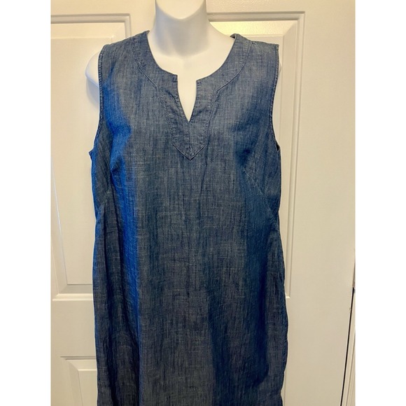 Talbots Size 12 Round Keyhole Neck Denim Shift Dress Chambray Blue Women’s - Picture 2 of 6